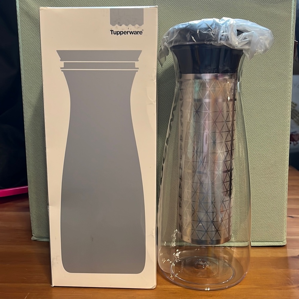 TUPPERWARE New Cold brew carafe